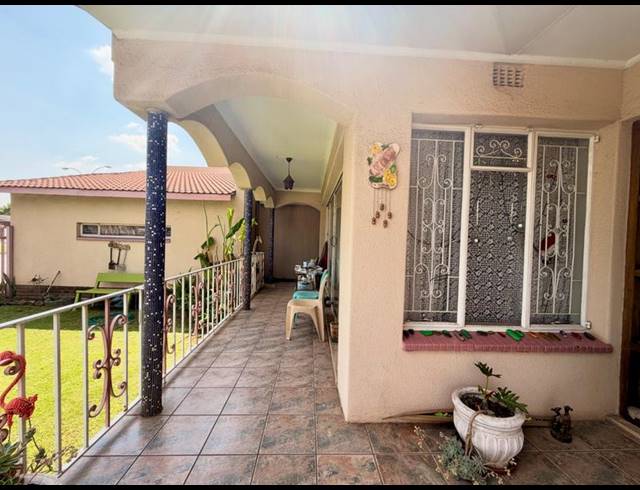 3 BEDROOM HOUSE FOR SALE IN VANDERBIJLPARK SE 7